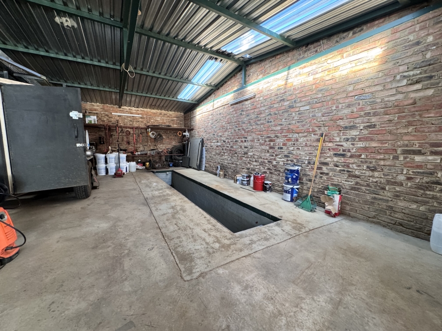 8 Bedroom Property for Sale in Meiringspark North West
